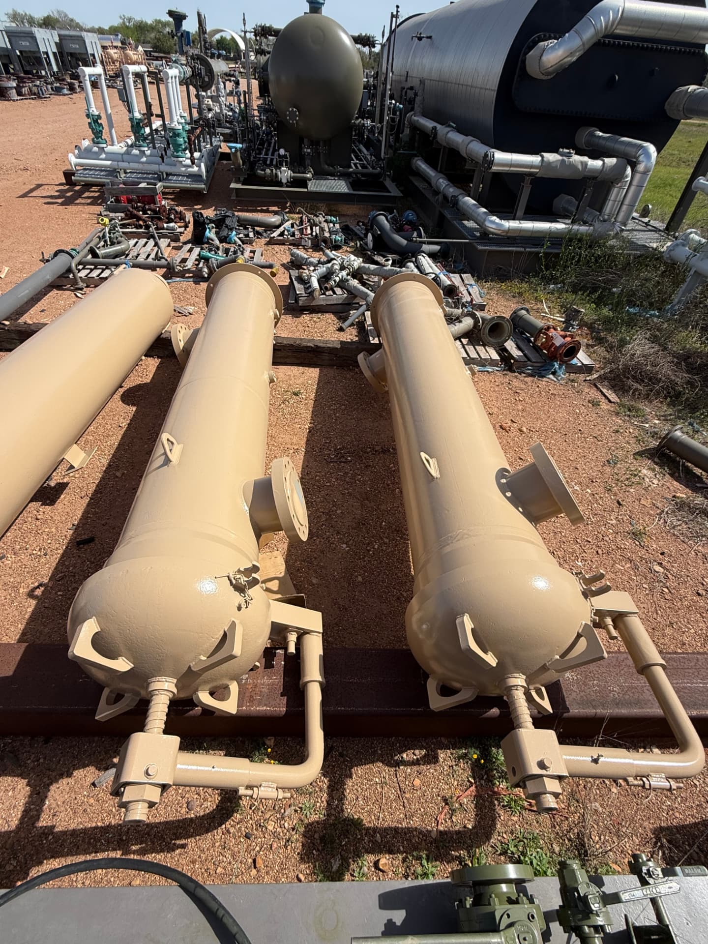 Three coalescing filter separator vessels on skids